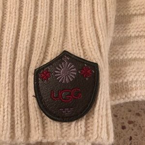 Ugg scarf, hat and glove set